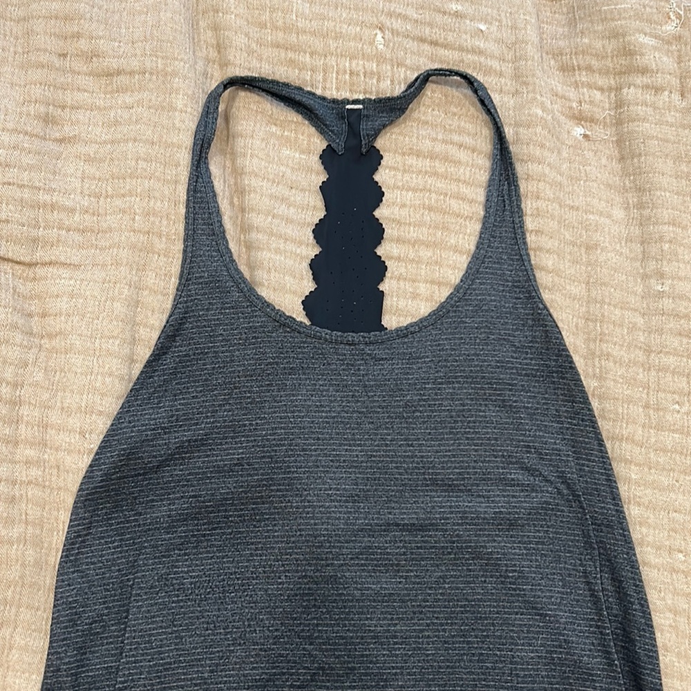 Lululemon tank top
